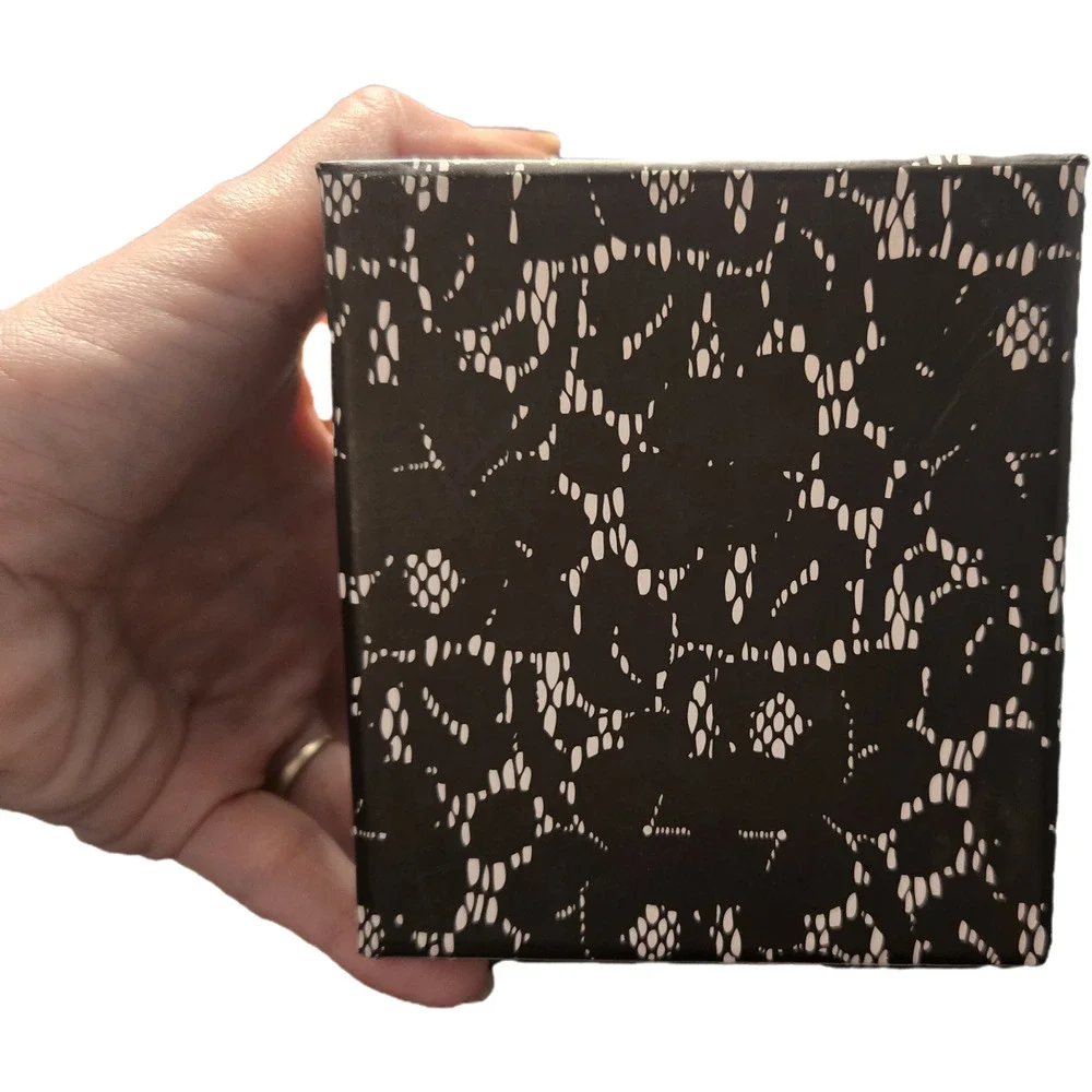 DKNY C Lace Pattern Boxed Stationery 24 Set black and white mini cards envelopes